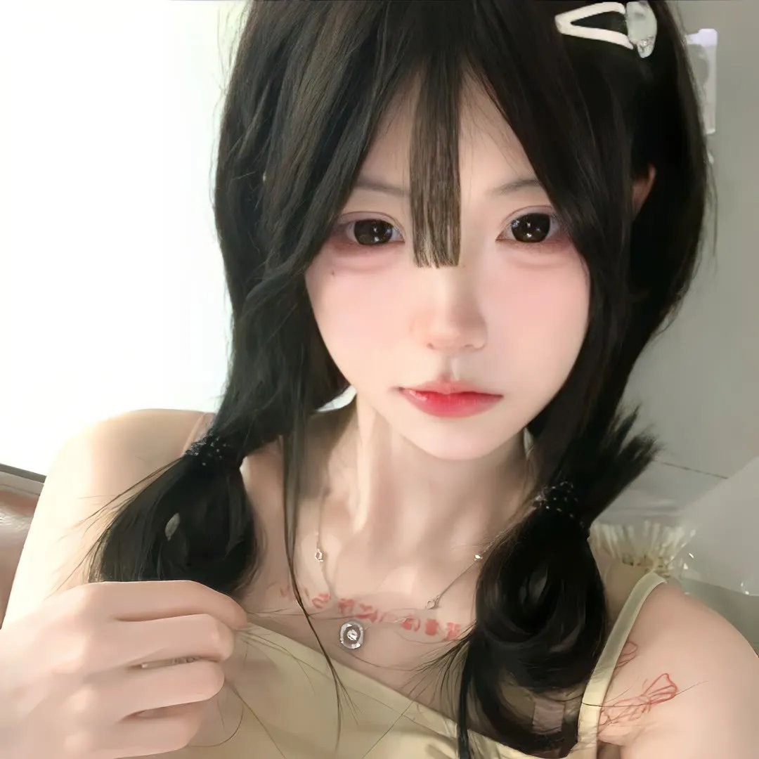 踉跄女孩